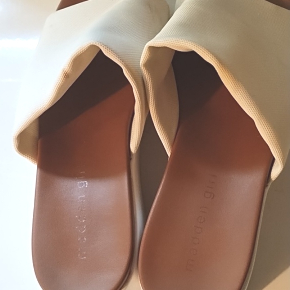Madden Girl Cream and Brown Slide Sandals Good Condition Size 8. - Picture 4 of 8